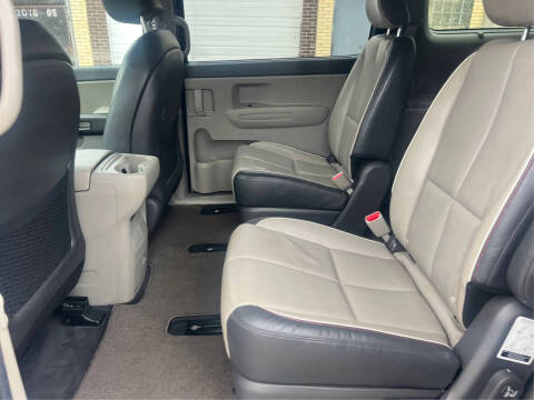 2017 Kia Sedona LX
