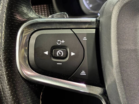 2020 Volvo XC40 T4 R-Design
