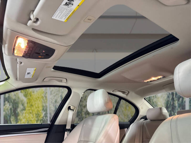 2016 BMW 5 Series 528i