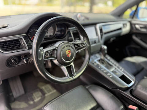 2015 Porsche Macan S