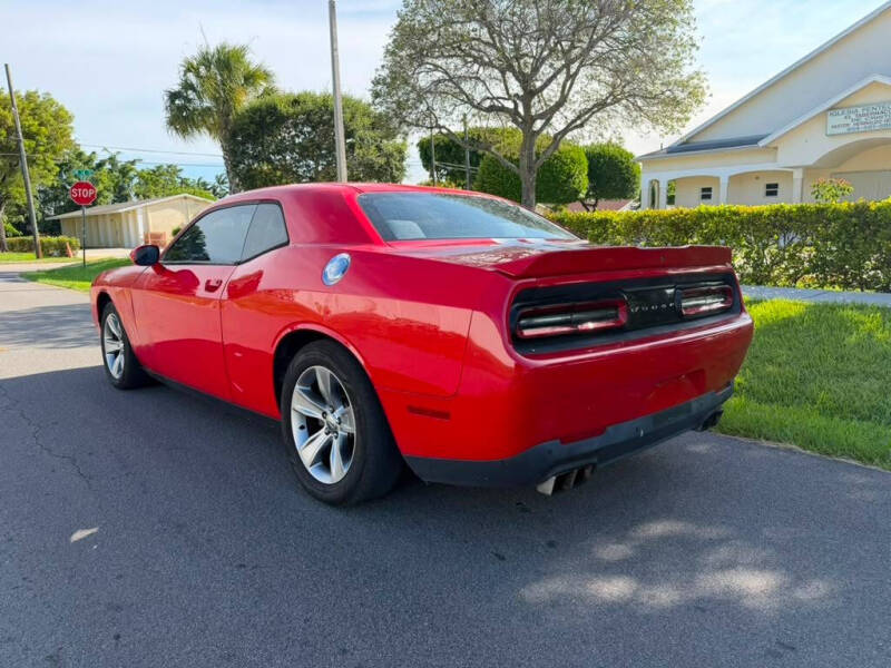 2017 Dodge Challenger SXT