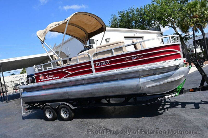2019 Sun Tracker Fishin Barge 20 DLX