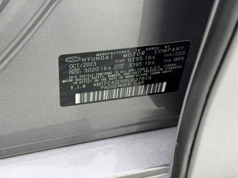 2024 Genesis G90 3.5T e-Supercharger