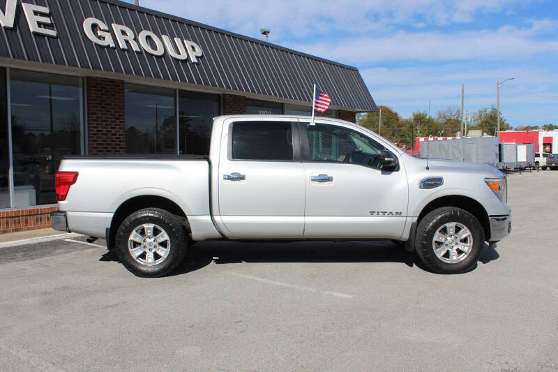 2017 Nissan Titan SV