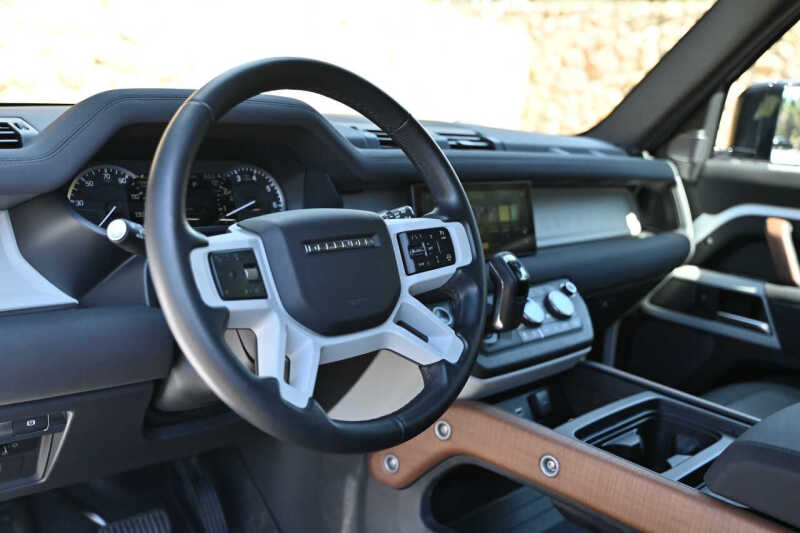 2023 Land Rover Defender 90 X-Dynamic SE