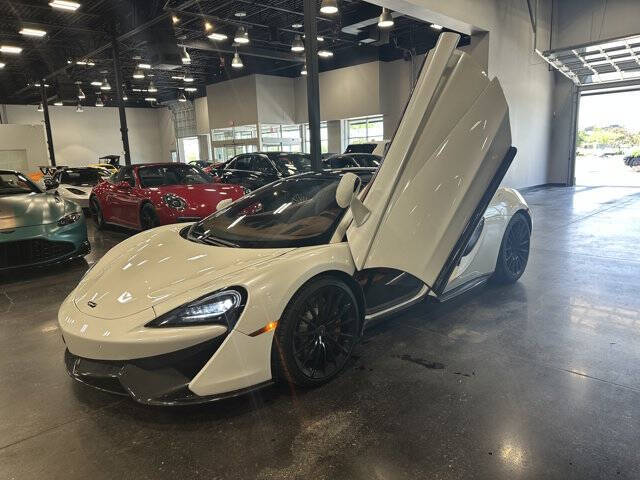 2017 McLaren 570GT
