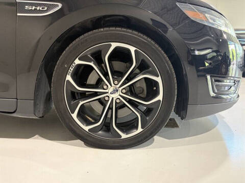 2016 Ford Taurus SHO