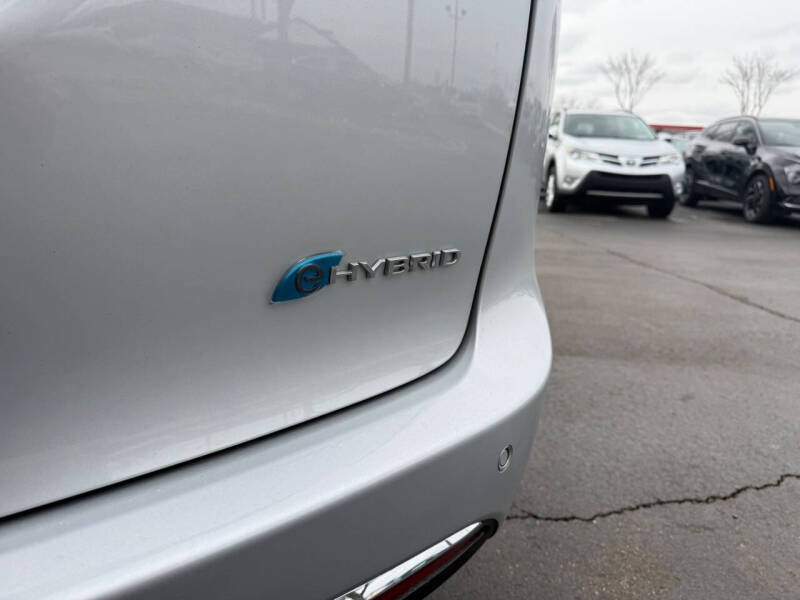 2024 Chrysler Pacifica Plug-In Hybrid Select