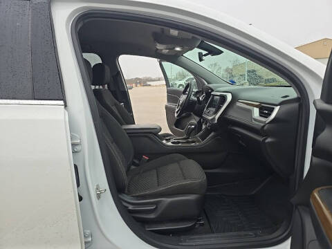 2017 GMC Acadia SLE-2