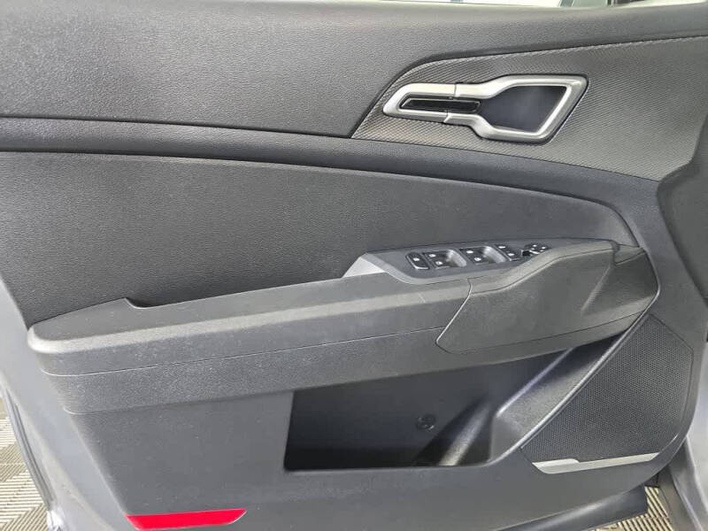 2023 Kia Sportage Hybrid LX