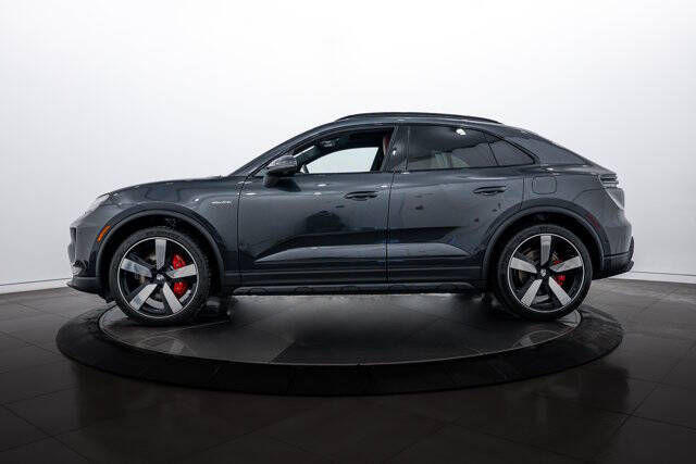 2025 Porsche Macan 4S Electric