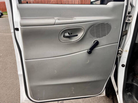 2004 Ford E-Series E-150