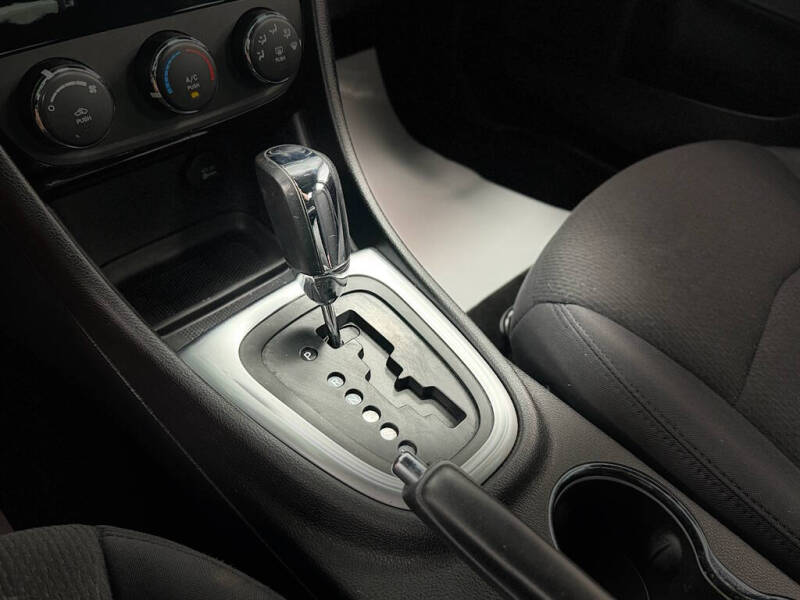 2012 Chrysler 200 LX