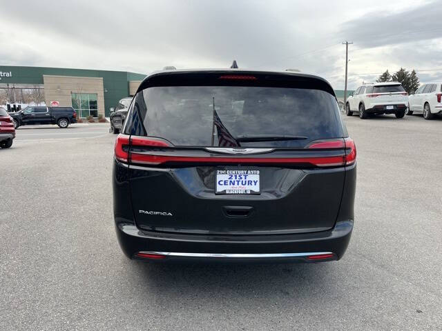 2022 Chrysler Pacifica Touring
