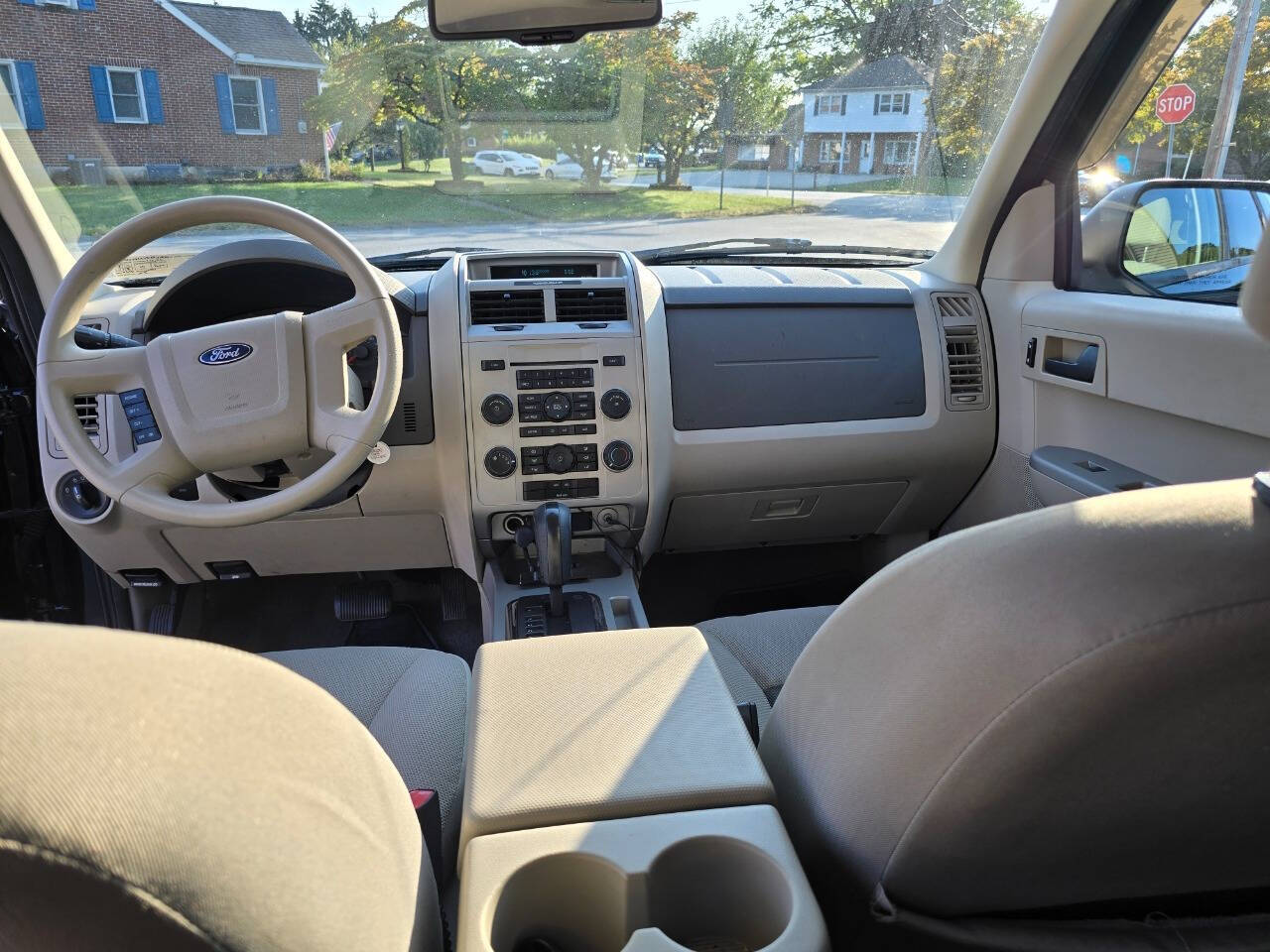 2008 Ford Escape for sale at QUEENSGATE AUTO SALES in York, PA