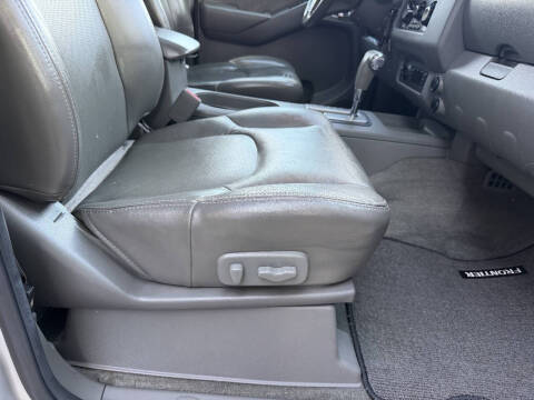 2005 Nissan Frontier LE