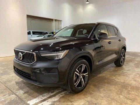 2025 Volvo XC40 B5 Core Bright Theme