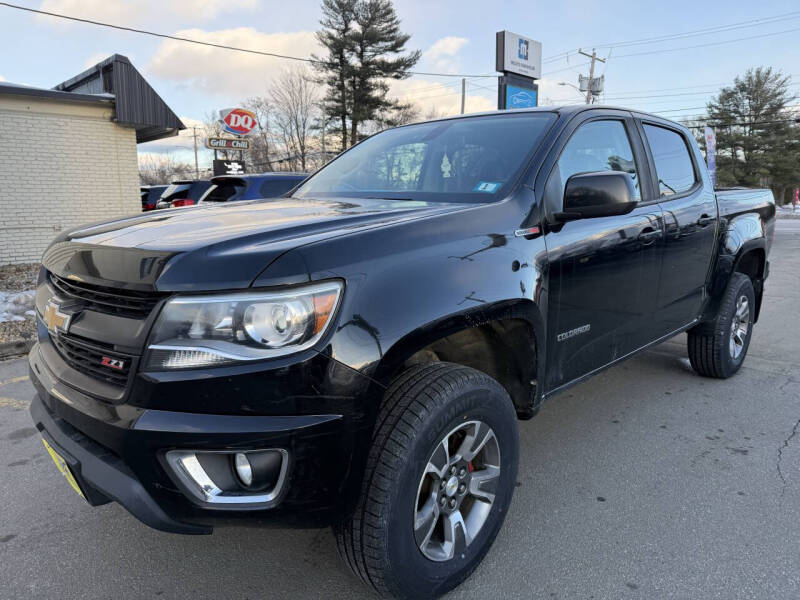 2017 Chevrolet Colorado Z71 photo 2