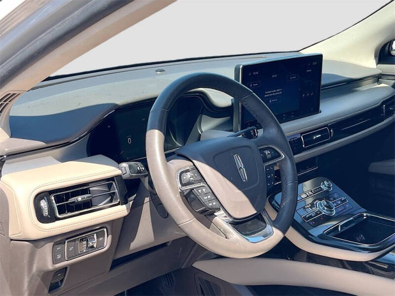 2022 Lincoln Nautilus Standard