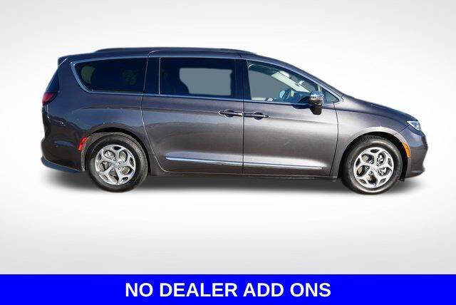 Used 2022 Chrysler Pacifica Limited with VIN 2C4RC1GG0NR157936 for sale in Lewisville, TX