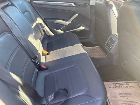 2017 Volkswagen Passat 1.8T SE