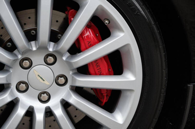 2003 Aston Martin V12 Vanquish