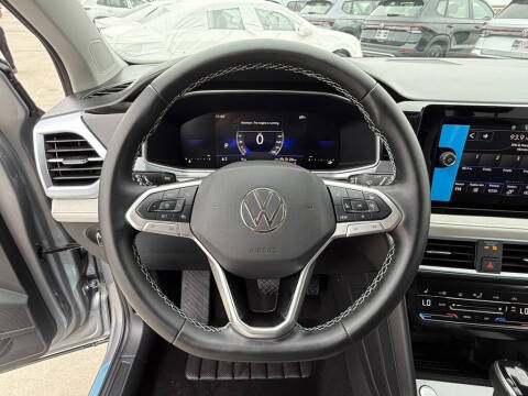 2025 Volkswagen Taos SE