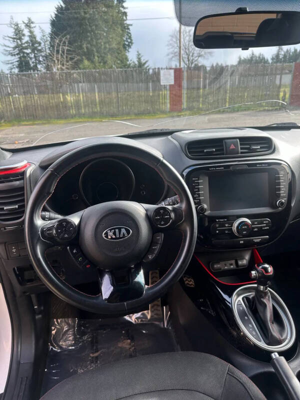 2014 Kia Soul +