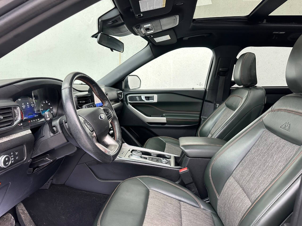 2022 Ford Explorer for sale at Phoenix Motor Co in Romulus, MI