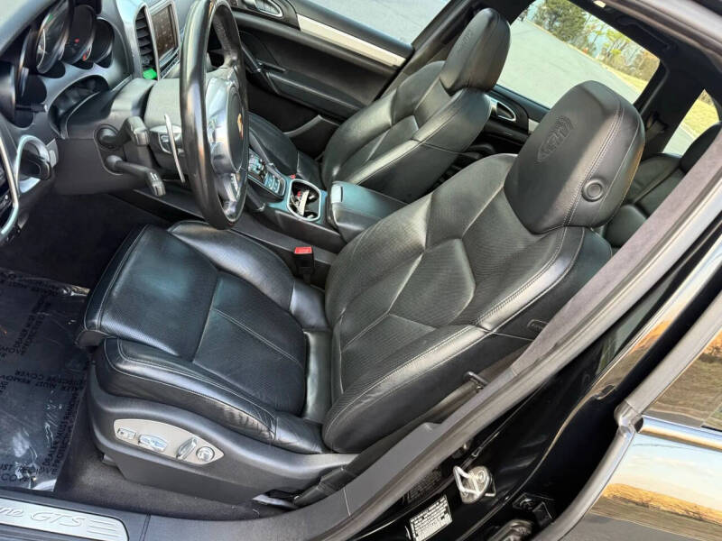 2013 Porsche Cayenne GTS
