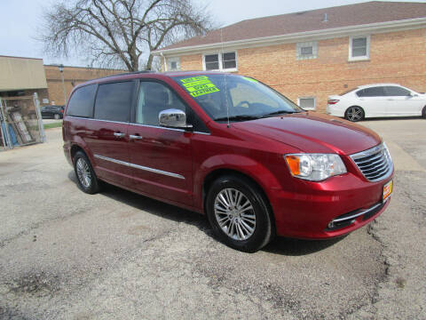2013 Chrysler Town and Country for sale at RON'S AUTO SALES INC in Cicero IL