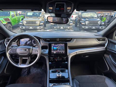 2022 Jeep Grand Cherokee Altitude