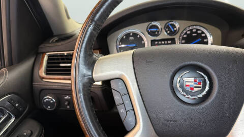 2013 Cadillac Escalade Platinum Edition