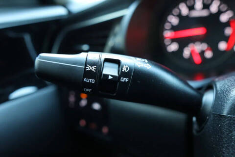 2017 Kia Cadenza Technology