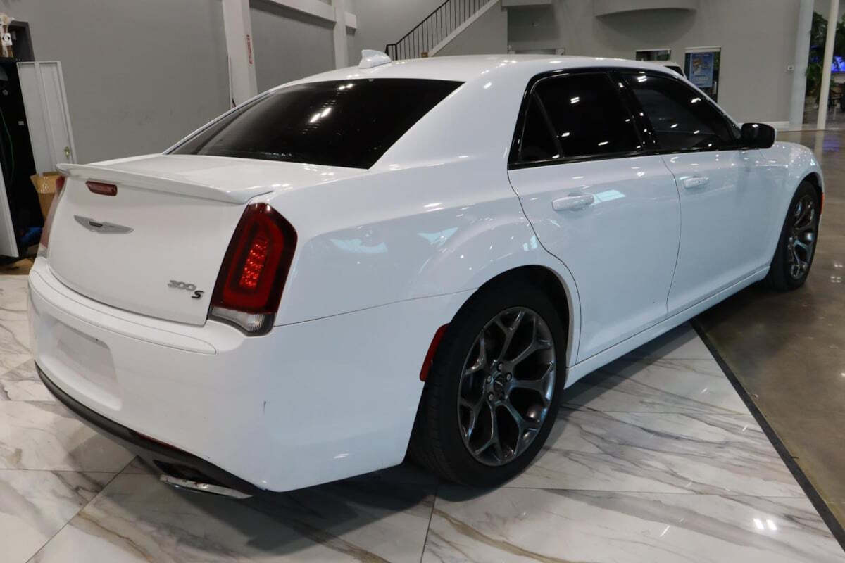 2017 Chrysler 300 for sale at IMD MOTORS, INC in Dallas, TX