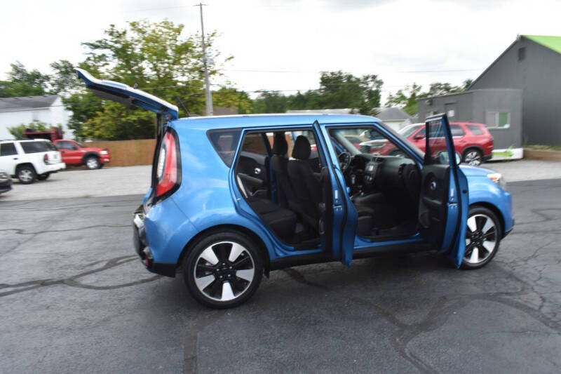 2016 Kia Soul +