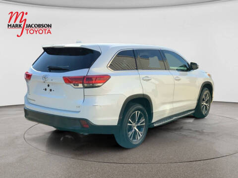2017 Toyota Highlander LE Plus