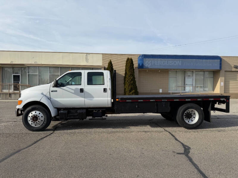 2003 Ford F-650's photo