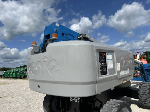 2017 Genie 65' Manlift
