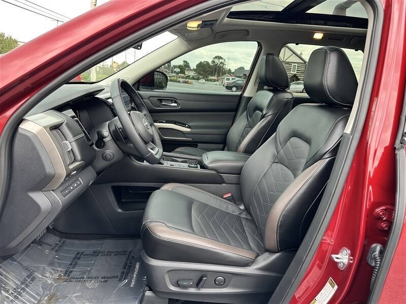 2023 Nissan Pathfinder Platinum