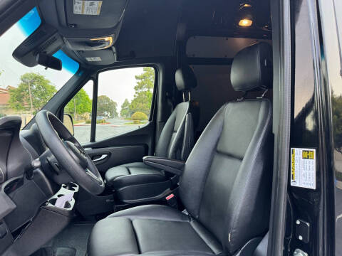 2023 Mercedes-Benz Sprinter 2500