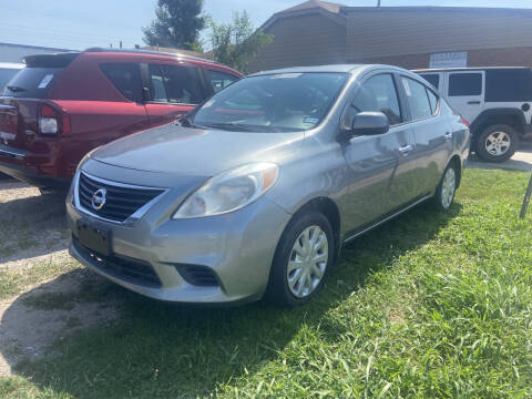 2012 Nissan Versa 1.6 SV