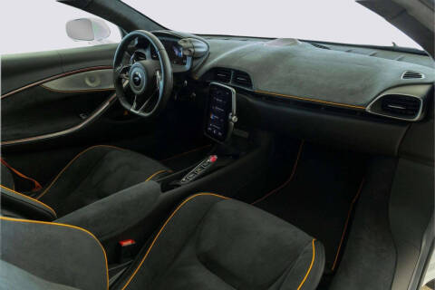 2024 McLaren Artura