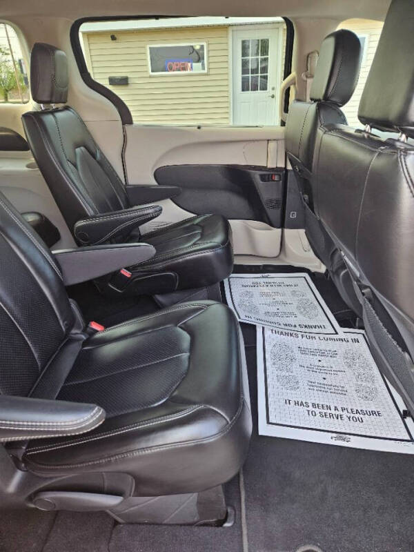 2023 Chrysler Pacifica Touring L