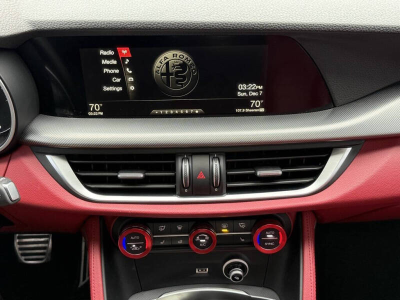 2019 Alfa Romeo Stelvio Ti Sport