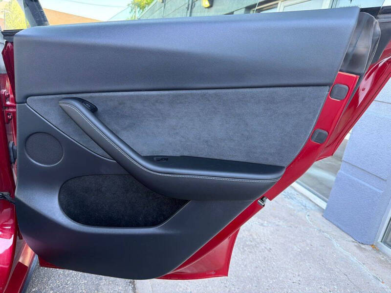 2025 Tesla Model Y Long Range