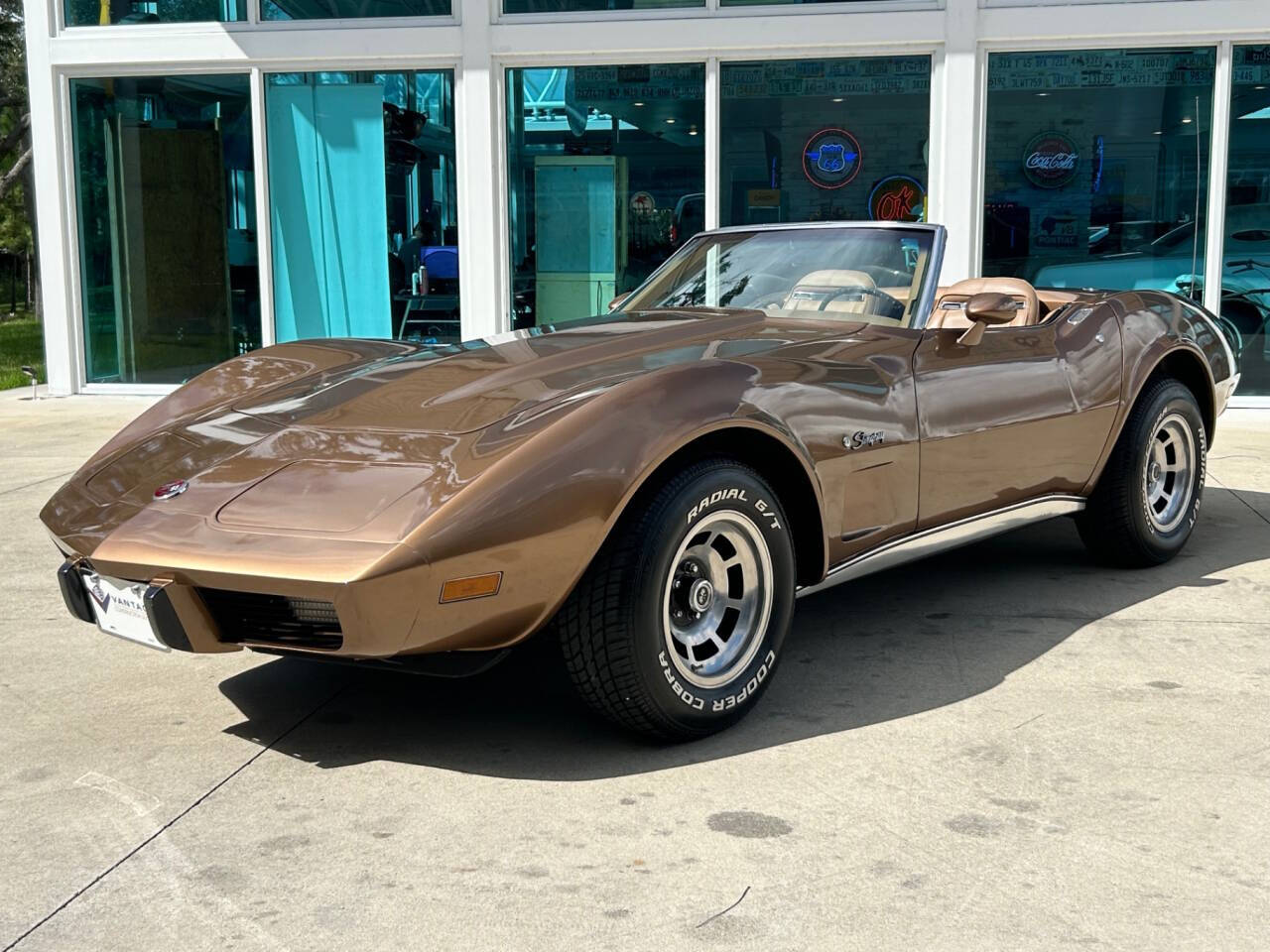 1975 Chevrolet Corvette 10