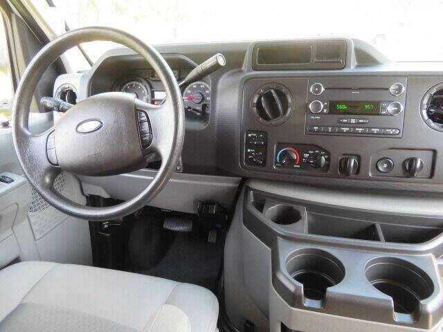 2014 Ford E-Series E-350 SD XLT