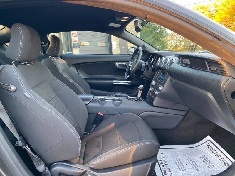 2016 Ford Mustang V6