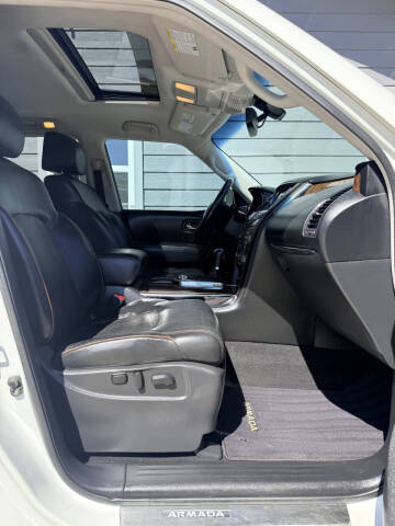 2017 Nissan Armada Platinum